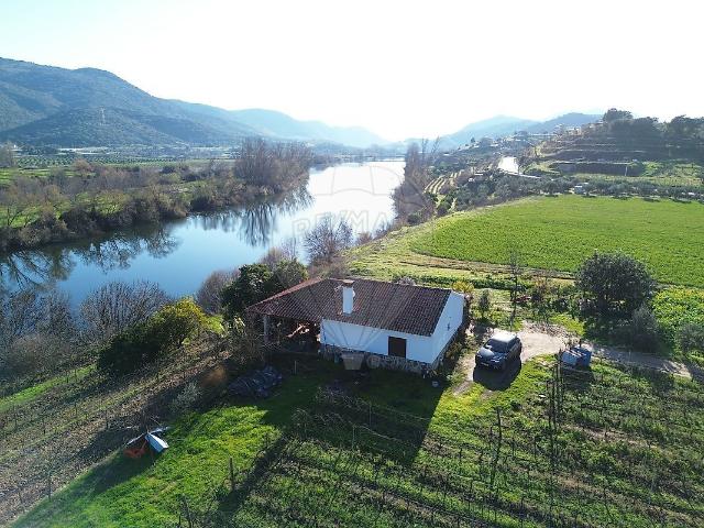 Moradia T2 à venda em Cabeça Boa, Torre de Moncorvo RE/MAX Portugal
