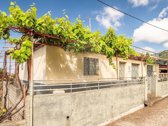 Moradia T2 à venda em Arco da Calheta, Calheta Madeira RE/MAX Portugal