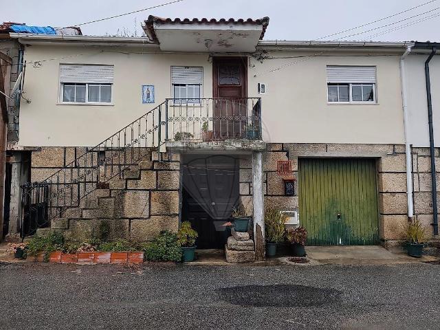 Moradia T2 à venda em Cambres, Lamego RE/MAX Portugal