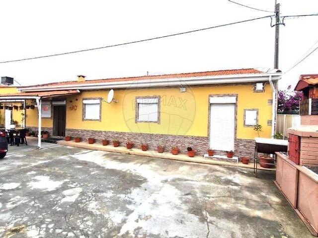 Moradia T2 à venda em Canelas, Vila Nova de Gaia RE/MAX Portugal