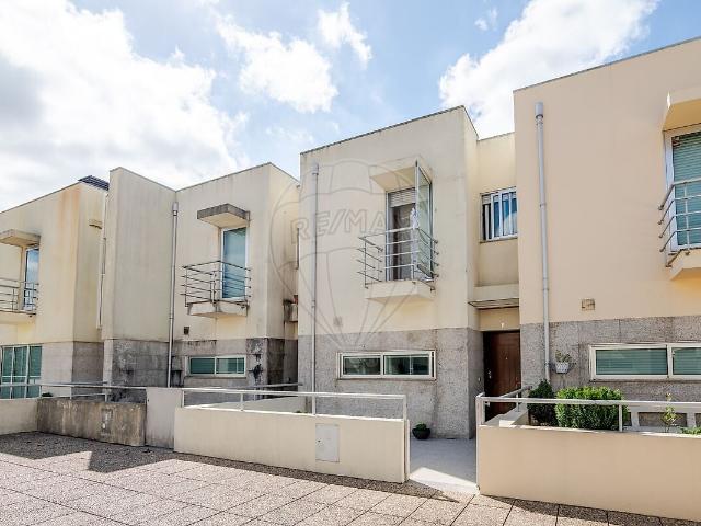 Moradia T2 à venda em Castêlo da Maia, Maia RE/MAX Portugal