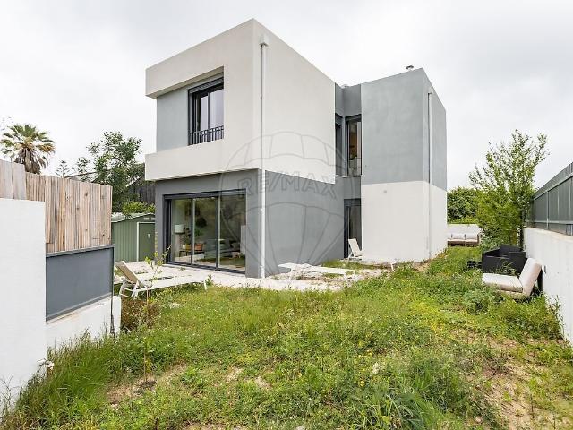 Moradia T2 à venda em Castelo Sesimbra, Sesimbra RE/MAX Portugal