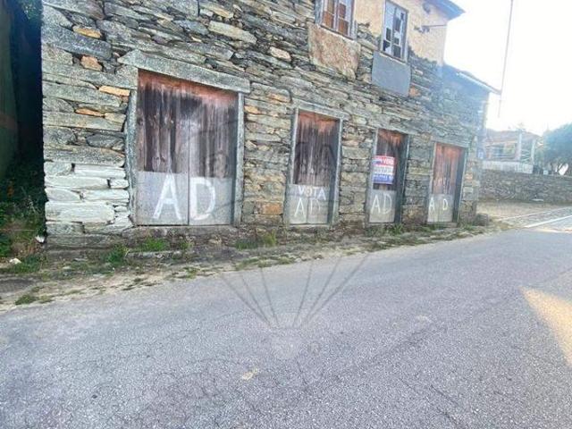 Moradia T2 à venda em Castro Daire