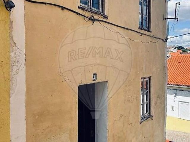 Moradia T2 à venda em Cebolais de Cima e Retaxo, Castelo Branco RE/MAX Portugal