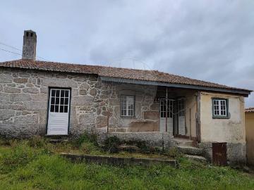 Moradia T2 à venda em Celorico da Beira