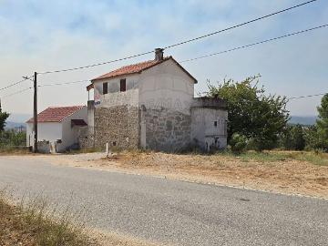 Moradia T2 à venda em Celorico da Beira