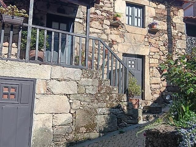 Moradia T2 à venda em Cimbres, Armamar RE/MAX Portugal