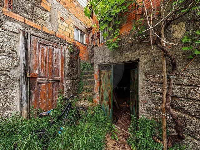 Moradia T2 à venda em Currelos, Papízios e Sobral, Carregal do Sal RE/MAX Portugal