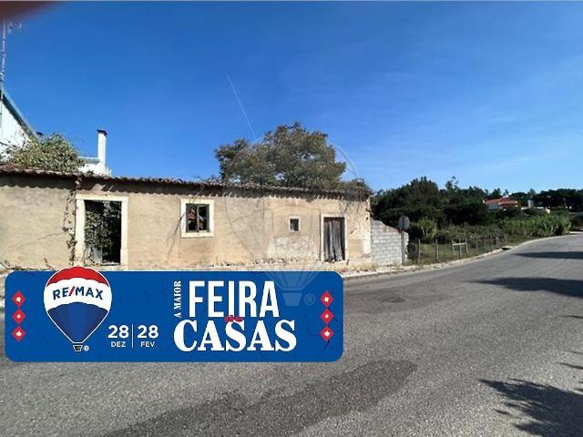 Moradia T2 à venda em Amiais de Cima