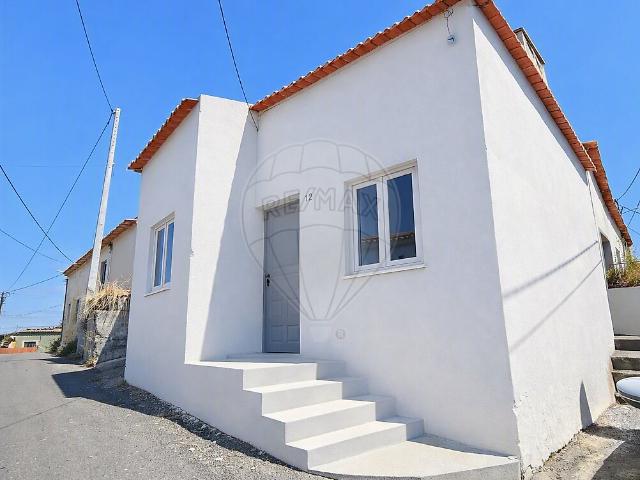 Moradia T2 à venda em Abrunheira, Verride e Vila Nova da Barca, Montemor o Velho RE/MAX Portugal