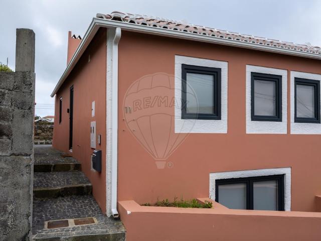 Moradia T2 à venda em Agualva, Praia da Vitória RE/MAX Portugal