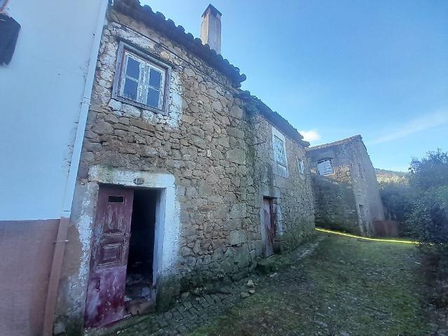 Moradia T2 à venda em Alcongosta, Fundão RE/MAX Portugal