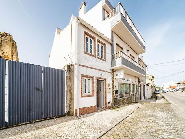 Moradia T2 à venda em Alfeizerão, Alcobaça RE/MAX Portugal