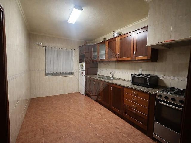 Moradia T2 à venda em Alfeizerão, Alcobaça RE/MAX Portugal