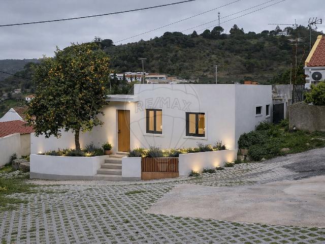 Moradia T2 à venda em Alhandra, São João dos Montes e Calhandriz, Vila Franca de Xira RE/MAX Portugal