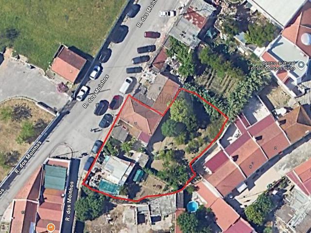 Moradia T2 à venda em Almada, Cova da Piedade, Pragal e Cacilhas, Almada RE/MAX Portugal
