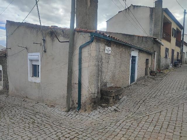 Moradia T2 à venda em Almofala e Escarigo, Figueira de Castelo Rodrigo RE/MAX Portugal