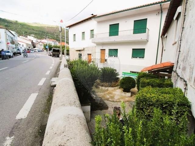 Moradia T2 à venda em Alpedrinha, Fundão RE/MAX Portugal