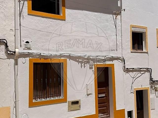 Moradia T2 à venda em Assunção, Ajuda, Salvador e Santo Ildefonso, Elvas RE/MAX Portugal