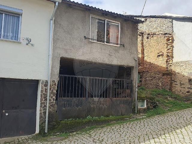 Moradia T2 à venda em Aveleda e Rio de Onor, Bragança RE/MAX Portugal