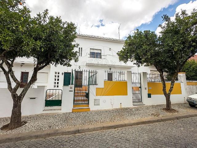 Moradia T2 à venda em Bacelo e Senhora da Saúde, Évora RE/MAX Portugal