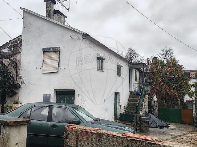 Moradia T2 à venda em Barreiros e Cepões, Viseu RE/MAX Portugal
