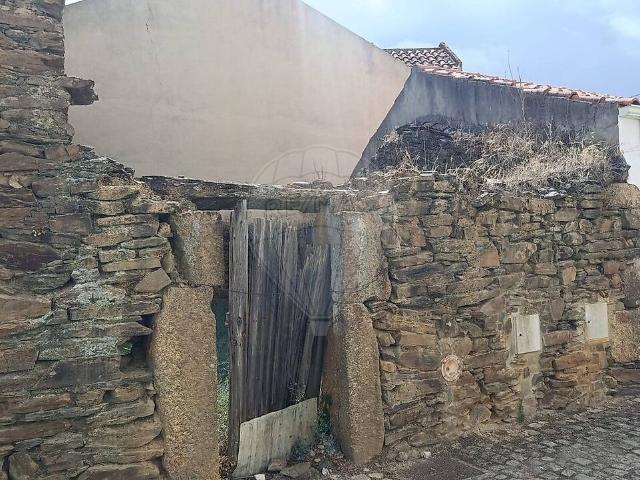 Moradia T2 à venda em Benquerença, Penamacor RE/MAX Portugal