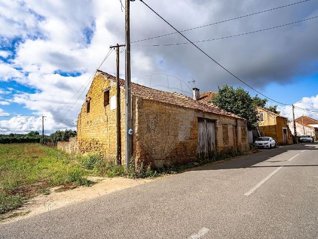Moradia T2 à venda em Bustos, Troviscal e Mamarrosa, Oliveira do Bairro RE/MAX Portugal