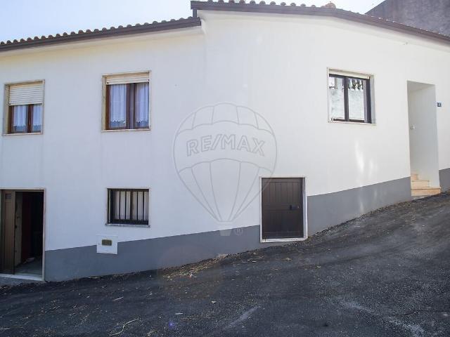 Moradia T2 à venda em Góis, Góis RE/MAX Portugal