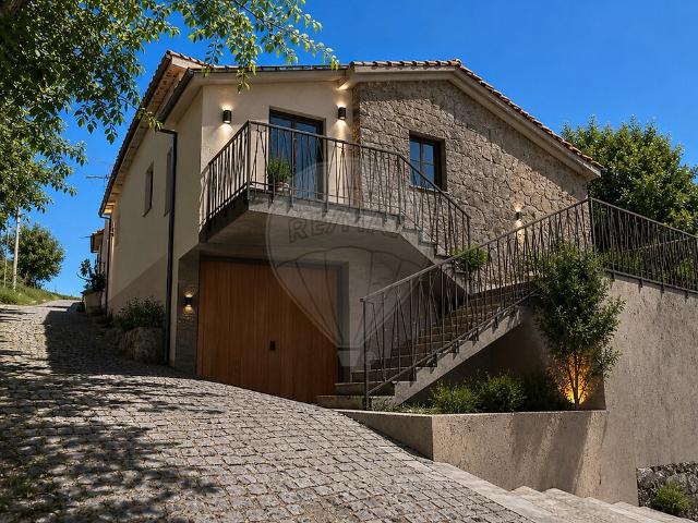 Moradia T2 à venda em Gondoriz, Terras de Bouro RE/MAX Portugal