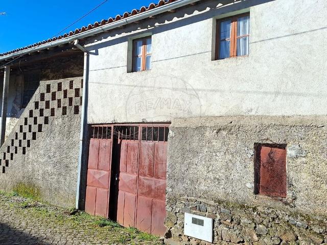 Moradia T2 à venda em Gondesende, Bragança RE/MAX Portugal