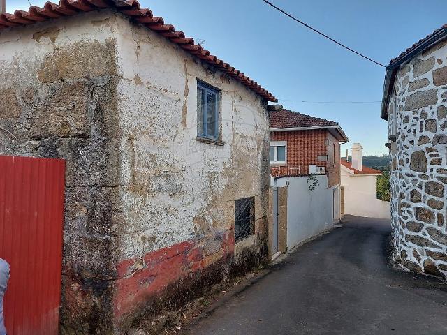 Moradia T2 à venda em Ganfei São Salvador, Valença RE/MAX Portugal