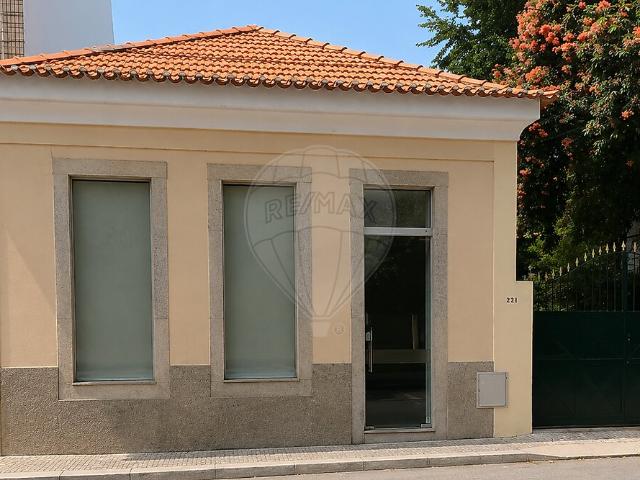 Moradia T2 à venda em Gulpilhares e Valadares, Vila Nova de Gaia RE/MAX Portugal