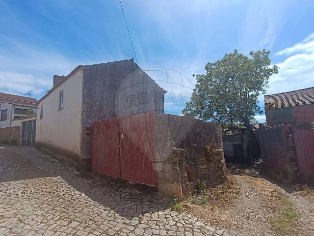 Moradia T2 à venda em Degracias e Pombalinho, Soure RE/MAX Portugal