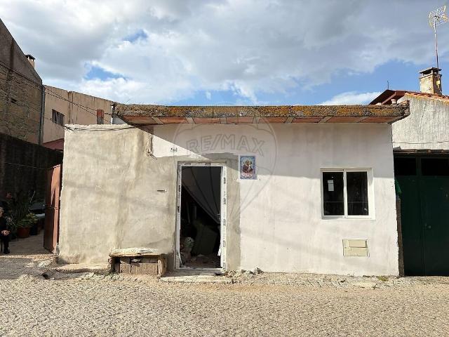 Moradia T2 à venda em Ervedosa, Pinhel RE/MAX Portugal