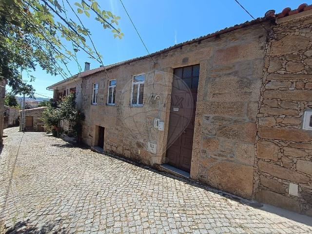 Moradia T2 à venda em Fonte Arcada e Escurquela, Sernancelhe RE/MAX Portugal
