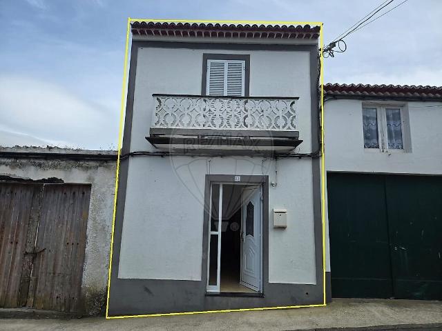 Moradia T2 à venda em Fenais da Luz, Ponta Delgada RE/MAX Portugal
