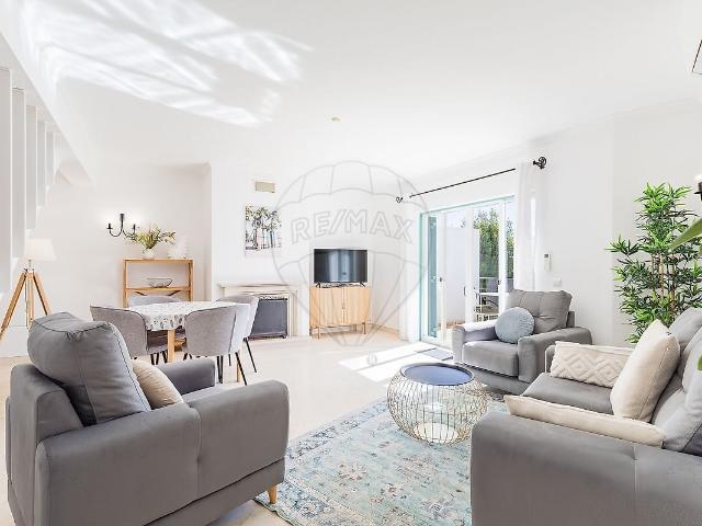 Moradia T2 à venda em Ferragudo, Lagoa Algarve RE/MAX Portugal