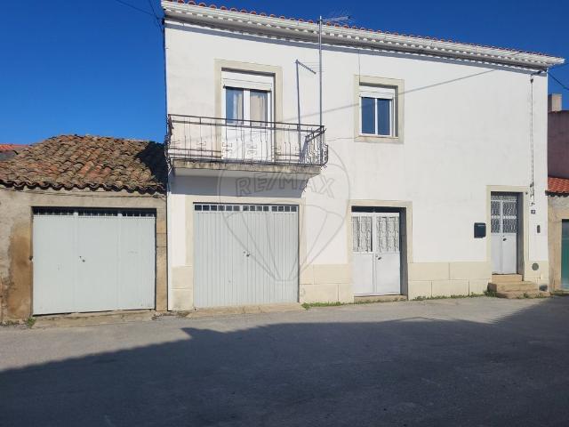 Moradia T2 à venda em Figueira de Castelo Rodrigo