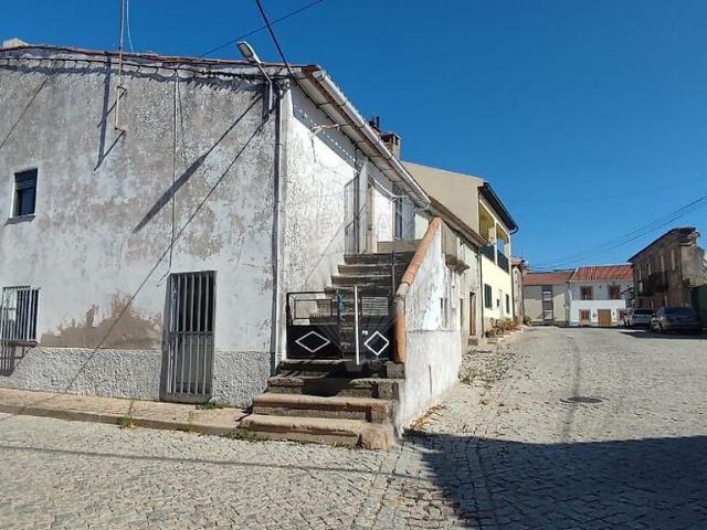 Moradia T2 à venda em Figueira de Castelo Rodrigo