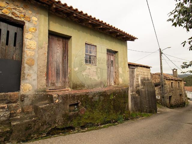 Moradia T2 à venda em Friúmes e Paradela, Penacova RE/MAX Portugal