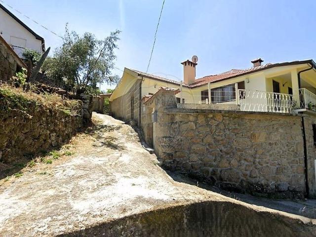 Moradia T2 à venda em Oliveira, Cinfães RE/MAX Portugal