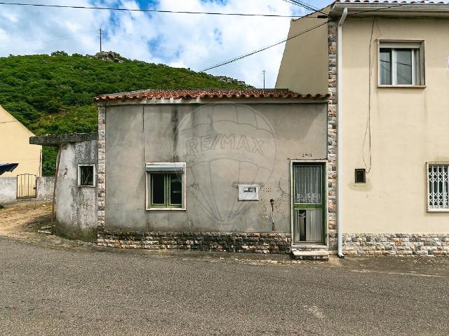 Moradia T2 à venda em Loures, Loures RE/MAX Portugal