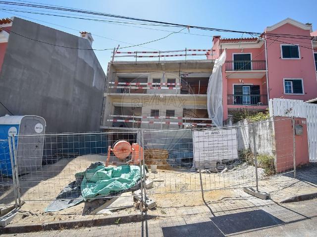 Moradia T2 à venda em Loures, Loures RE/MAX Portugal