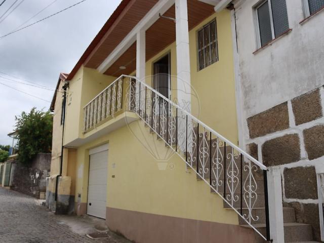 Moradia T2 à venda em Lobrigos São Miguel e São João Baptista e Sanhoane, Santa Marta de Penaguião RE/MAX Portugal