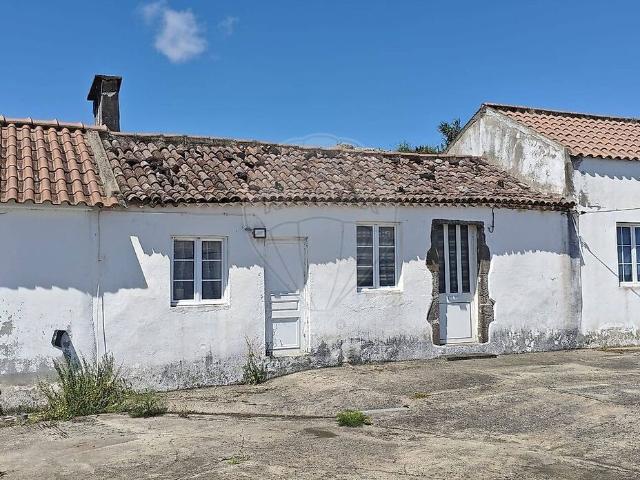 Moradia T2 à venda em Lomba da Fazenda, Nordeste RE/MAX Portugal