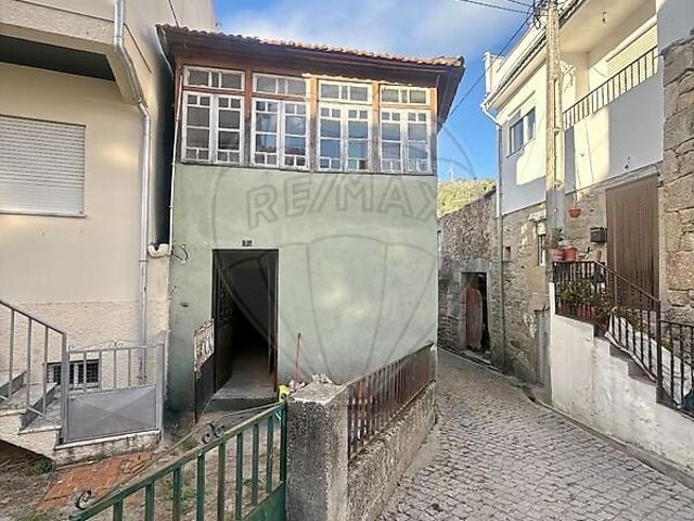Moradia T2 à venda em Longa, Tabuaço RE/MAX Portugal
