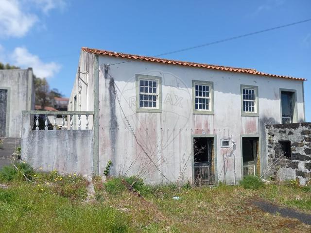 Moradia T2 à venda em Ribeirinha, Lajes do Pico RE/MAX Portugal