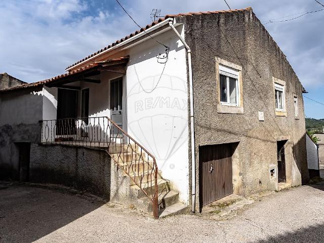 Moradia T2 à venda em Lamas, Miranda do Corvo RE/MAX Portugal
