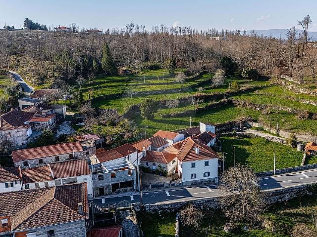 Moradia T2 à venda em Mões, Castro Daire RE/MAX Portugal